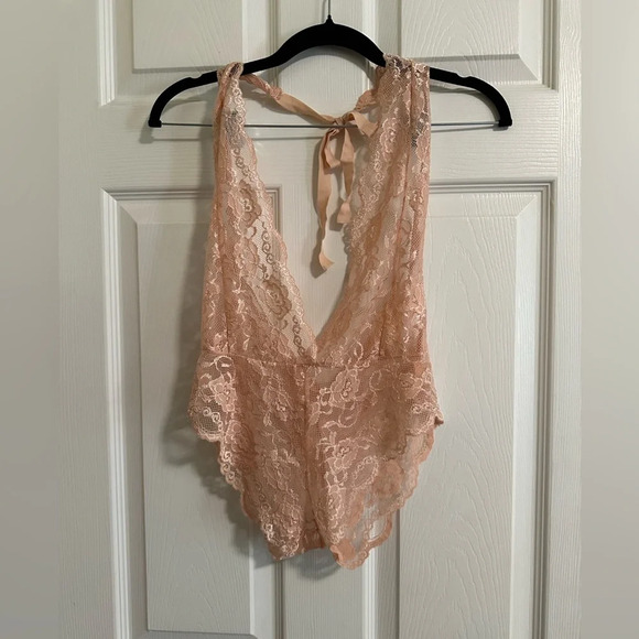 Lace Halter Teddy in Blush S/M (see photo for measurements) no snap crotch NWOT - Picture 1 of 7